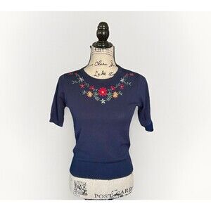 YEMAK Women's Daisy Flower Embroidered Crewneck 1/2 Sleeve Sweater